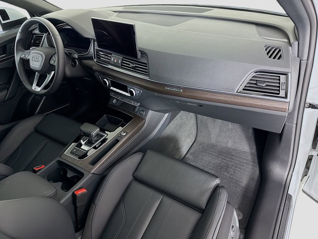 Certified 2025 Audi Q5 e Premium Plus w/ Premium Plus Package AWD/4WD image 17