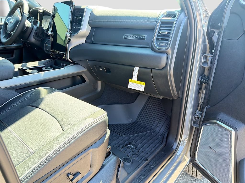 New 2026 RAM 3500 Laramie AWD/4WD image 13