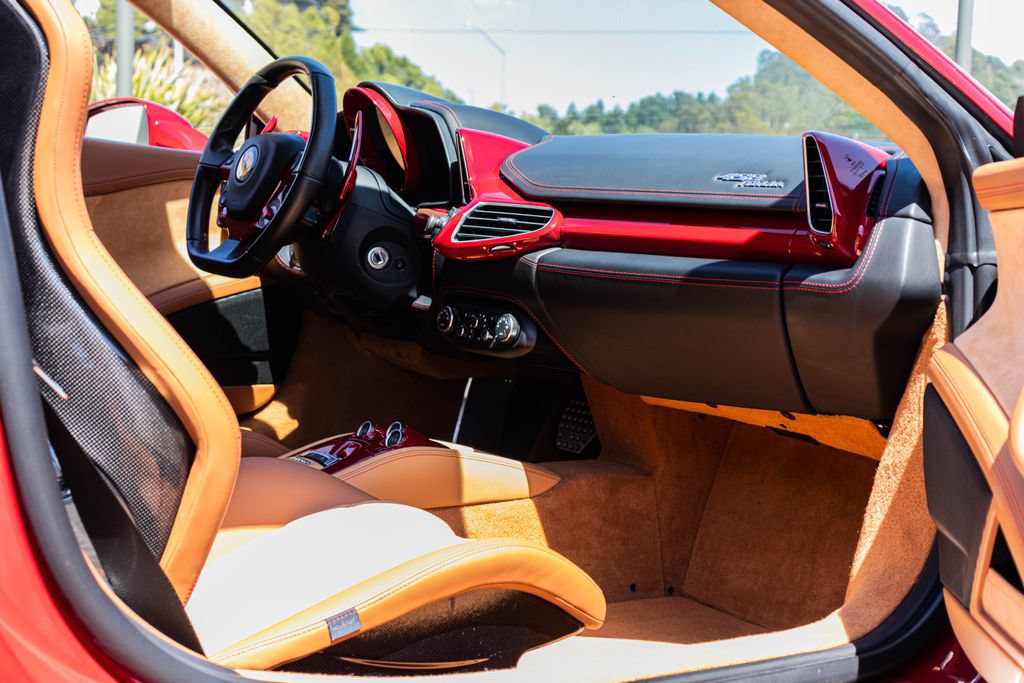 Used 2013 Ferrari 458 Italia Coupe RWD image 48