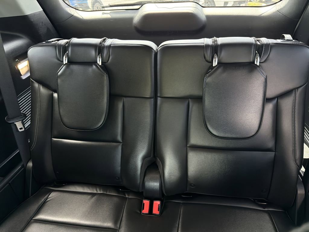 Certified 2022 Ford Explorer XLT w/ Equipment Group 202A image 18