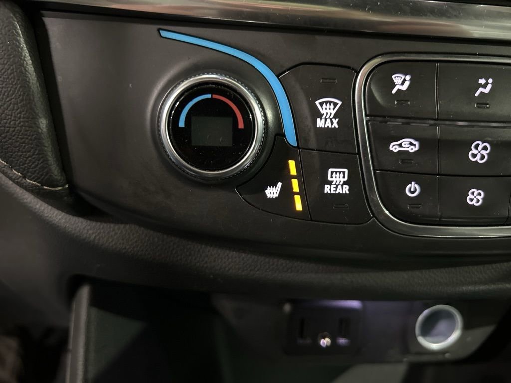 Used 2023 Chevrolet Traverse LT w/ LPO, Floor Liner Package image 31