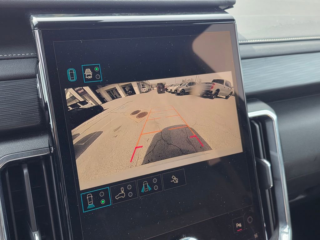 Used 2025 GMC Acadia Elevation image 18