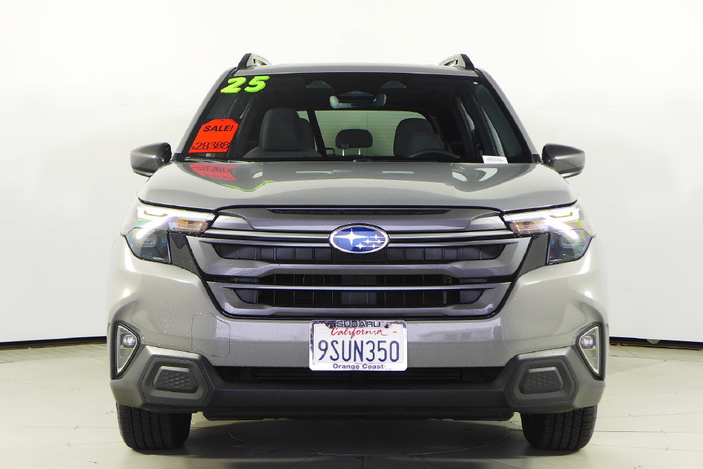 Certified 2025 Subaru Forester Premium w/ Convenience Package #1 AWD/4WD image 3