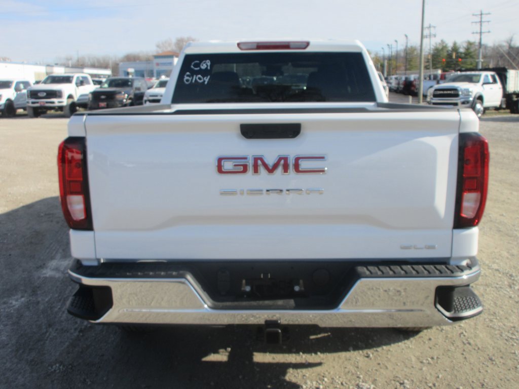 New 2026 GMC Sierra 1500 SLE image 6