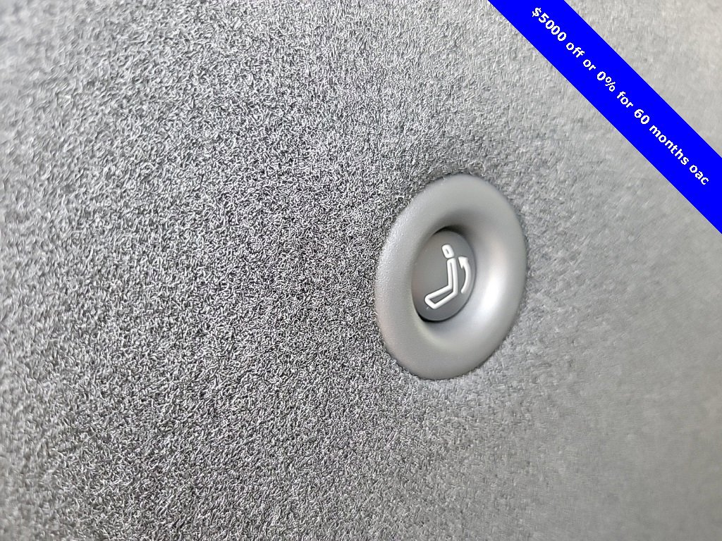 New 2025 Nissan Pathfinder SV w/ Black Appearance Package image 37