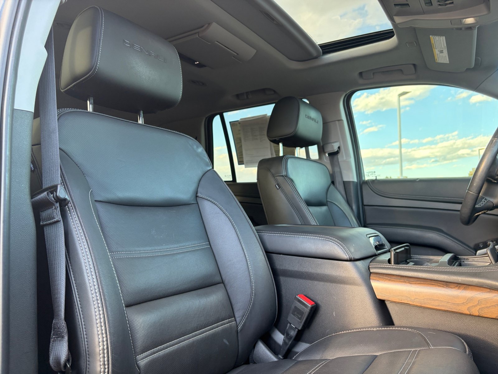 Used 2019 GMC Yukon Denali w/ Denali Ultimate Package AWD/4WD image 31