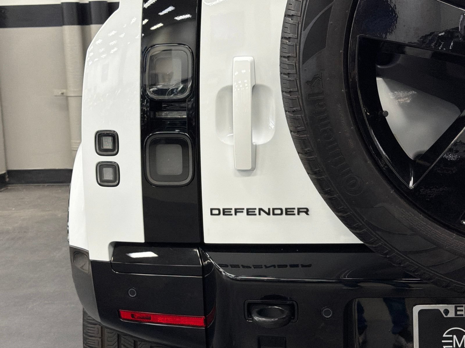 Used 2026 Land Rover Defender 110 X-Dynamic SE AWD/4WD image 14