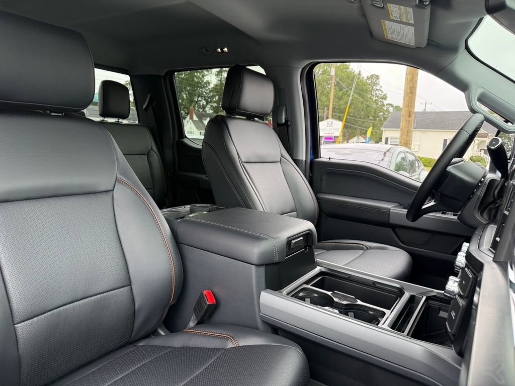 New 2026 Ford F250 Lariat w/ Black Appearance Package image 23