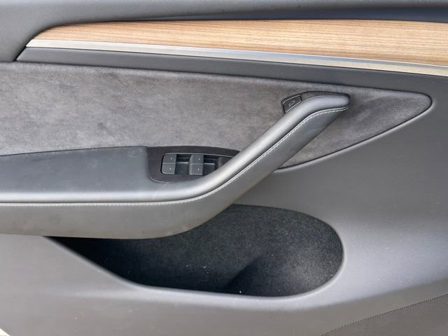 Used 2024 Tesla Model Y Performance image 8