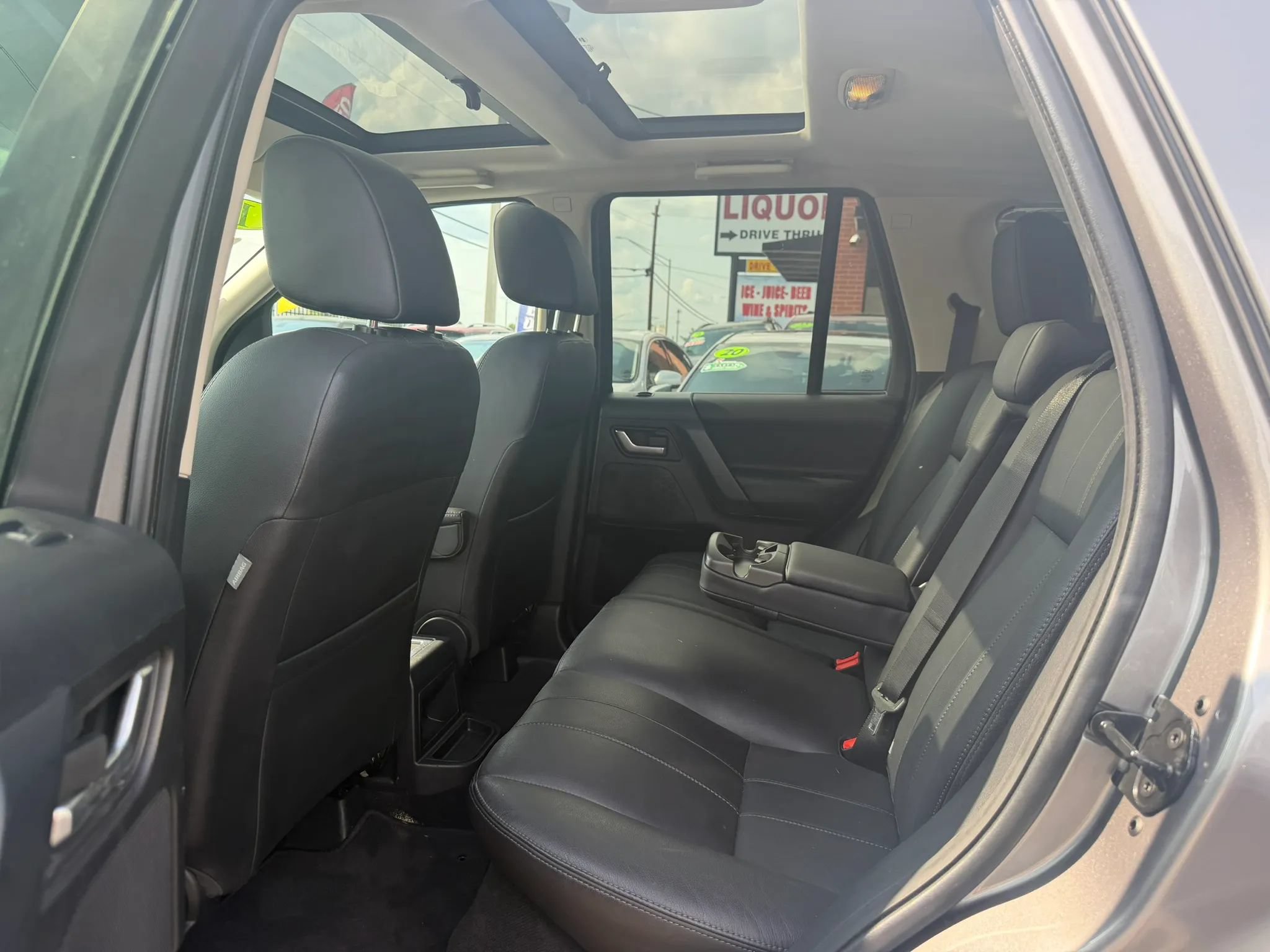 Used 2011 Land Rover LR2 HSE AWD/4WD image 14