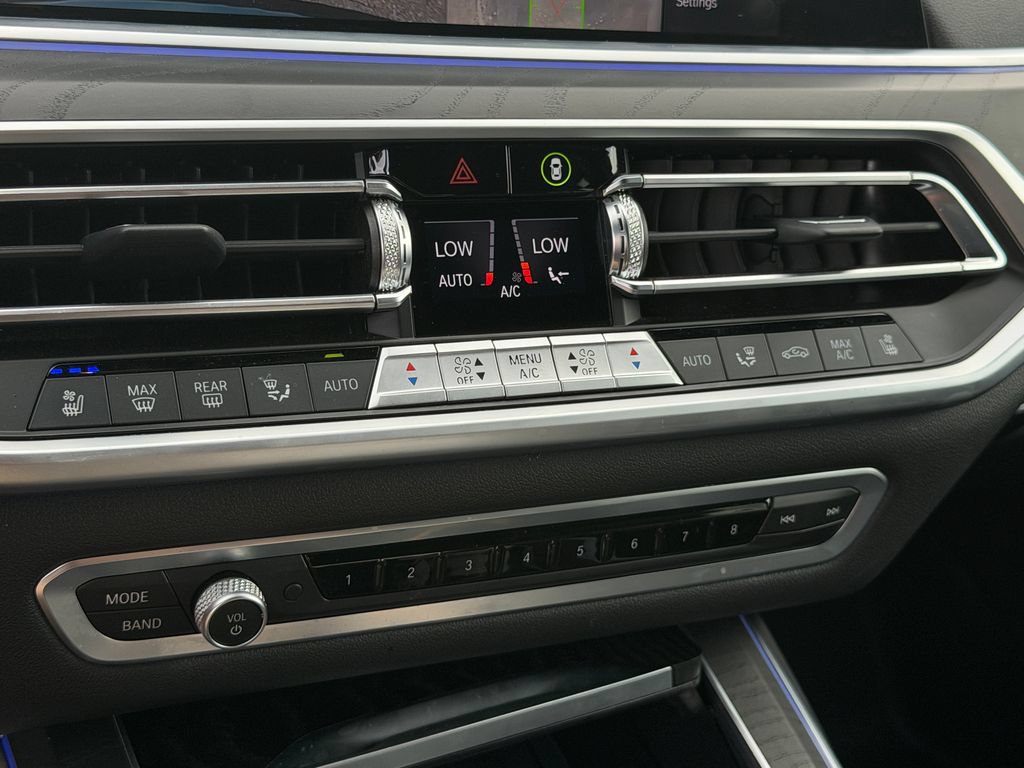 Used 2022 BMW X7 xDrive40i w/ Executive Package AWD/4WD image 29