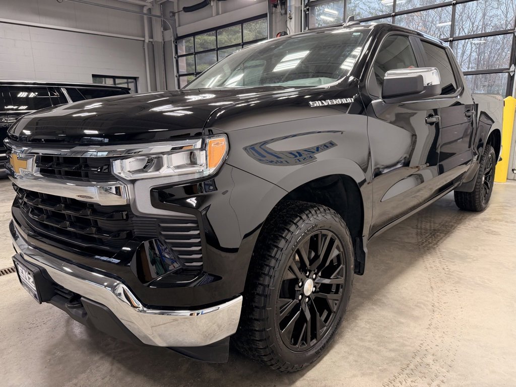 Used 2025 Chevrolet Silverado 1500 LT image 4