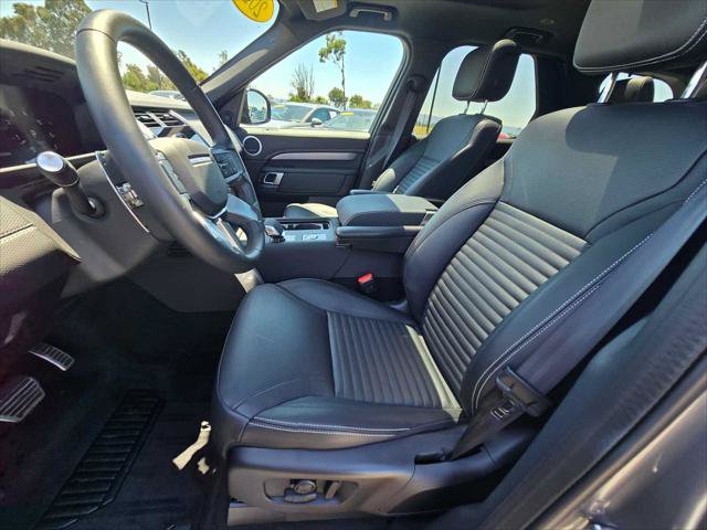 Used 2025 Land Rover Discovery Dynamic SE AWD/4WD image 23