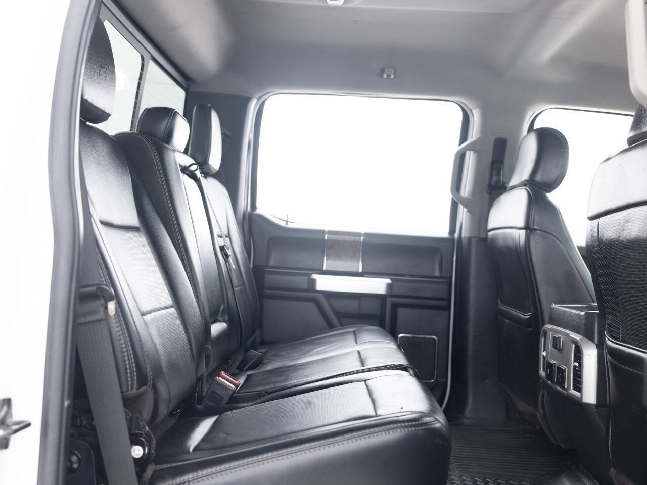Used 2019 Ford F250 Lariat w/ Lariat Ultimate Package AWD/4WD image 36