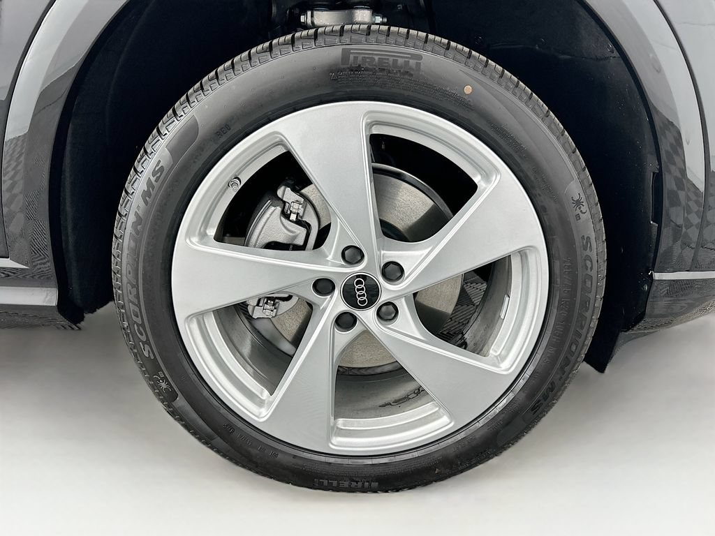 Used 2025 Audi Q5 Premium Plus AWD/4WD image 31