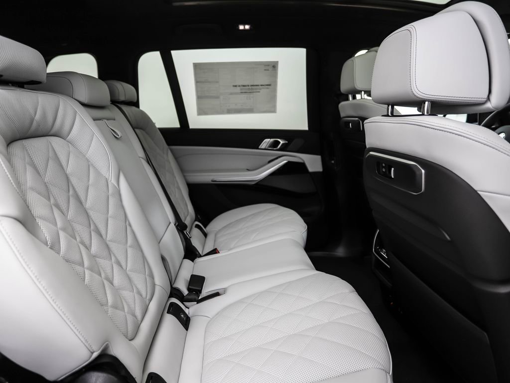 Used 2026 BMW X7 xDrive40i w/ M Sport Package image 35