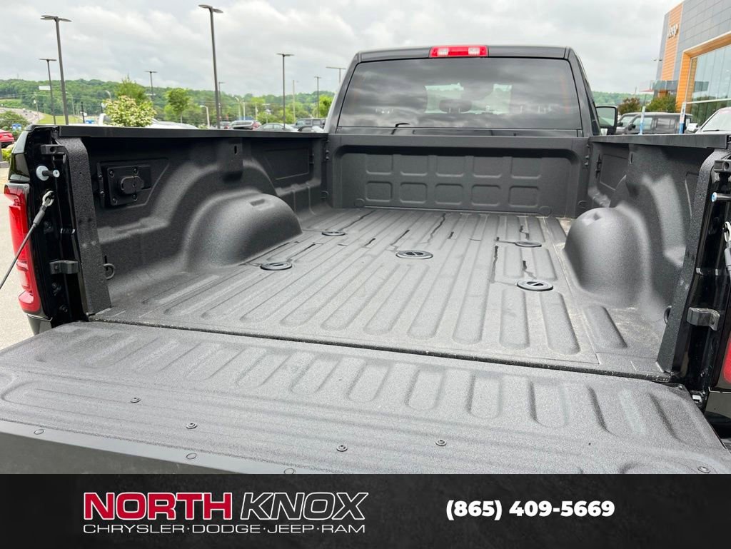 New 2026 RAM 3500 Big Horn AWD/4WD image 18