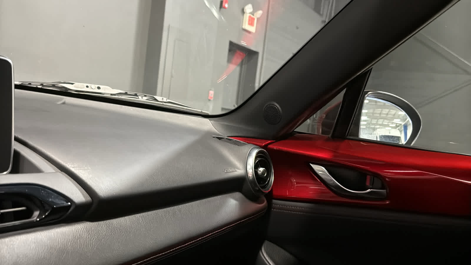 Used 2017 MAZDA MX-5 Miata RF Grand Touring RWD image 17