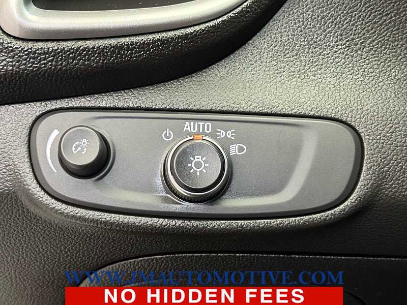 Used 2021 Chevrolet Trax LT w/ Driver Confidence Package image 32