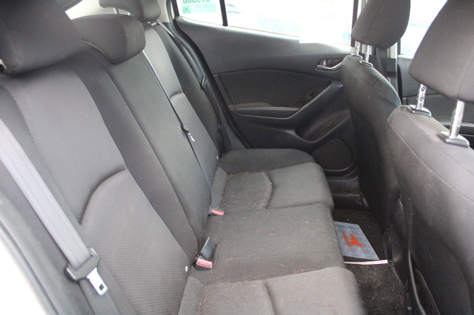 Used 2017 MAZDA MAZDA3 Sport FWD image 5