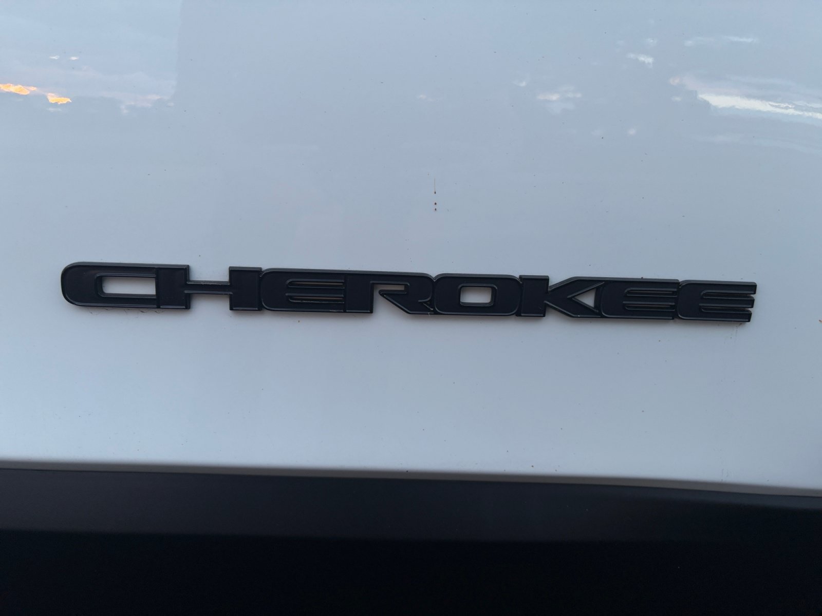 Used 2021 Jeep Cherokee Latitude Plus AWD/4WD image 30