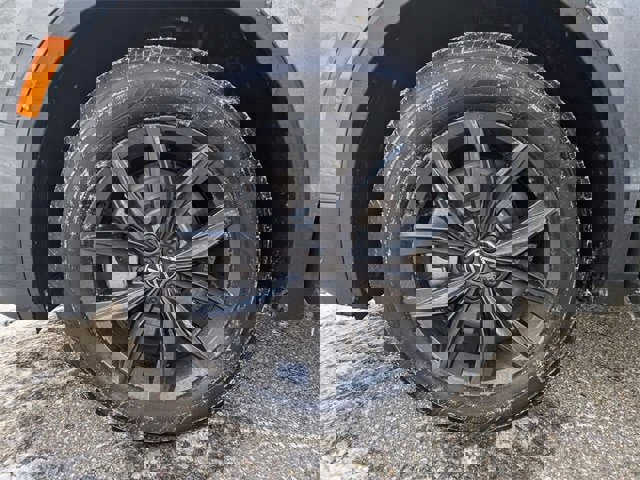 Used 2024 Volkswagen Tiguan SE image 21