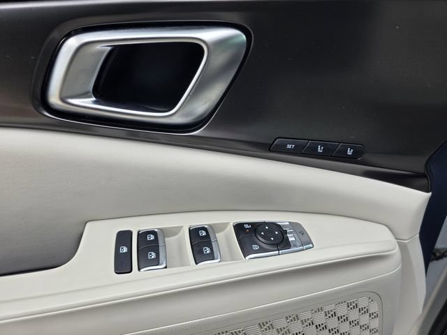 Used 2025 Kia Carnival SX FWD image 24
