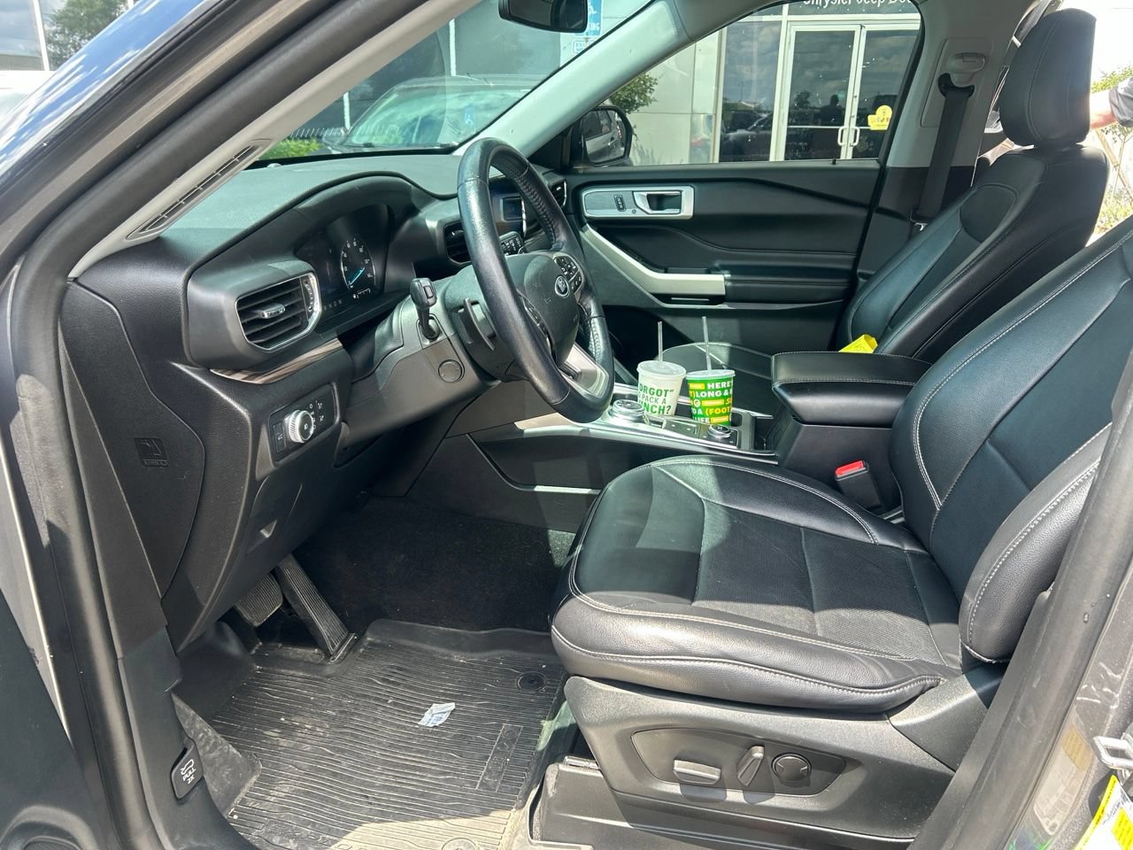 Used 2021 Ford Explorer Limited w/ Equipment Group 301A AWD/4WD image 11