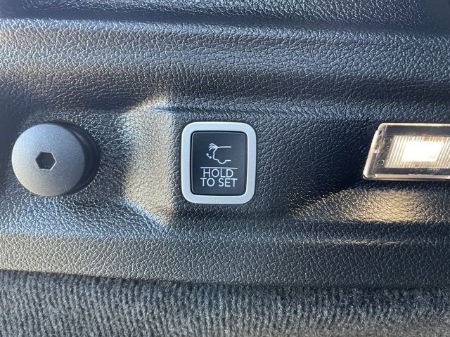 Used 2021 Jeep Grand Cherokee L Overland w/ Luxury Tech Group IV image 34