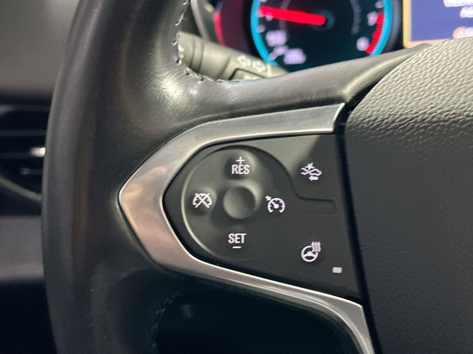 Used 2021 Chevrolet Traverse Premier w/ Redline Edition image 20