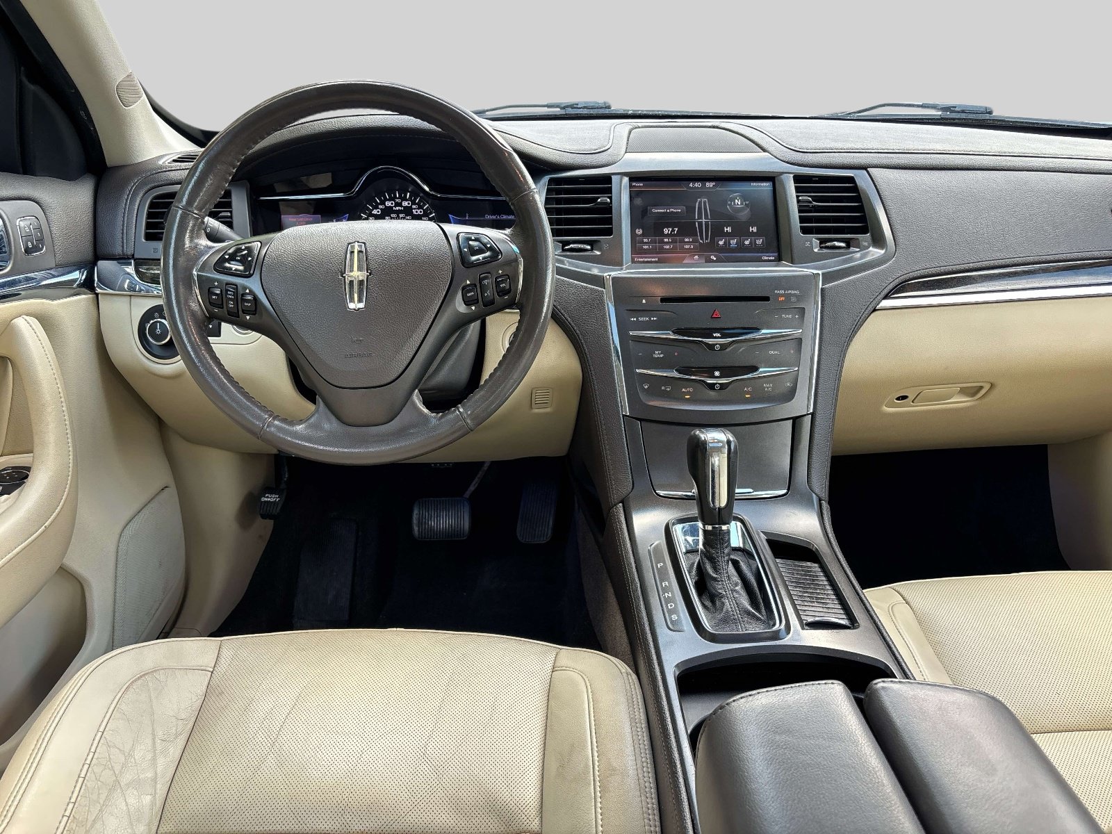 Used 2013 Lincoln MKS FWD image 11