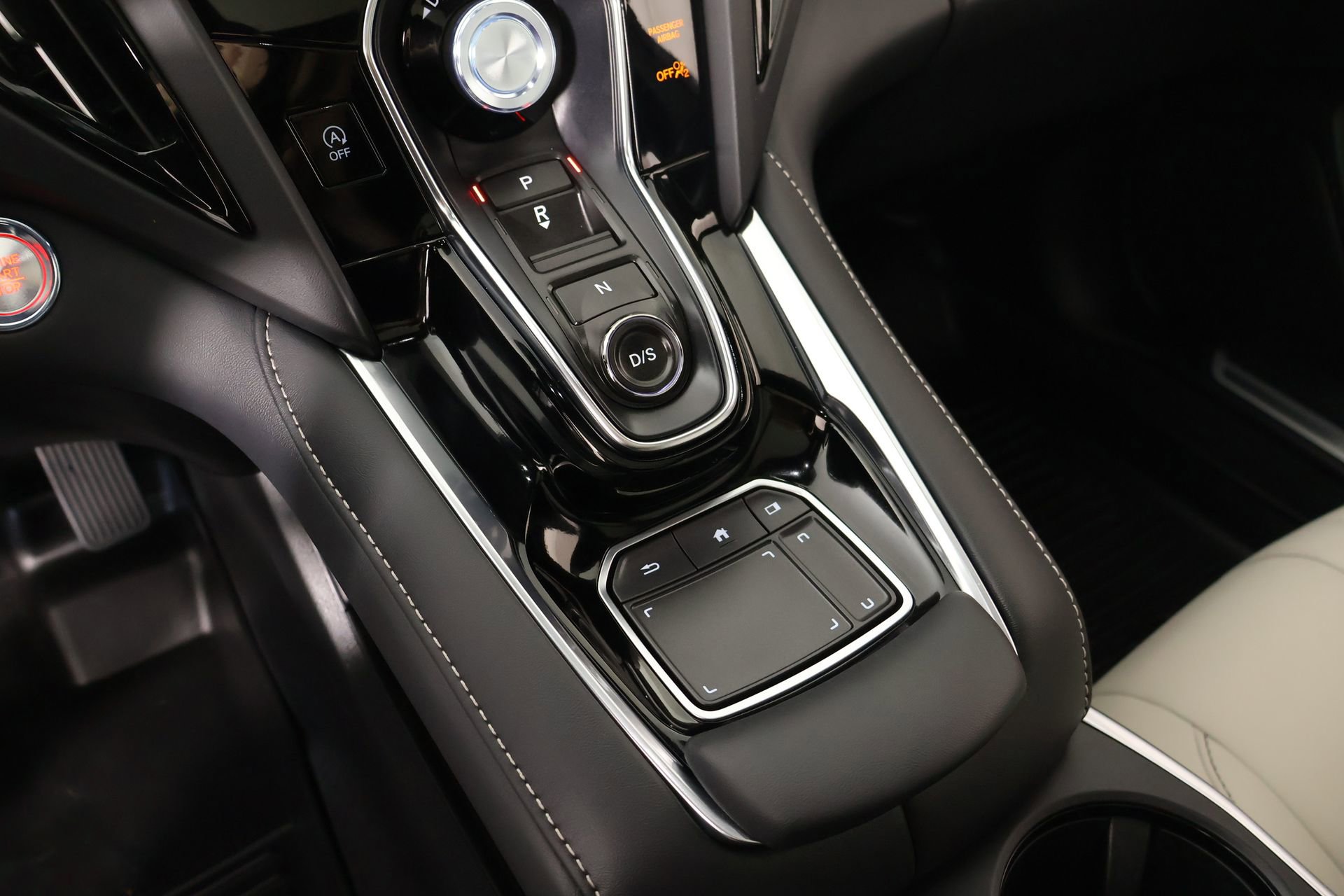 Used 2025 Acura RDX SH-AWD image 8