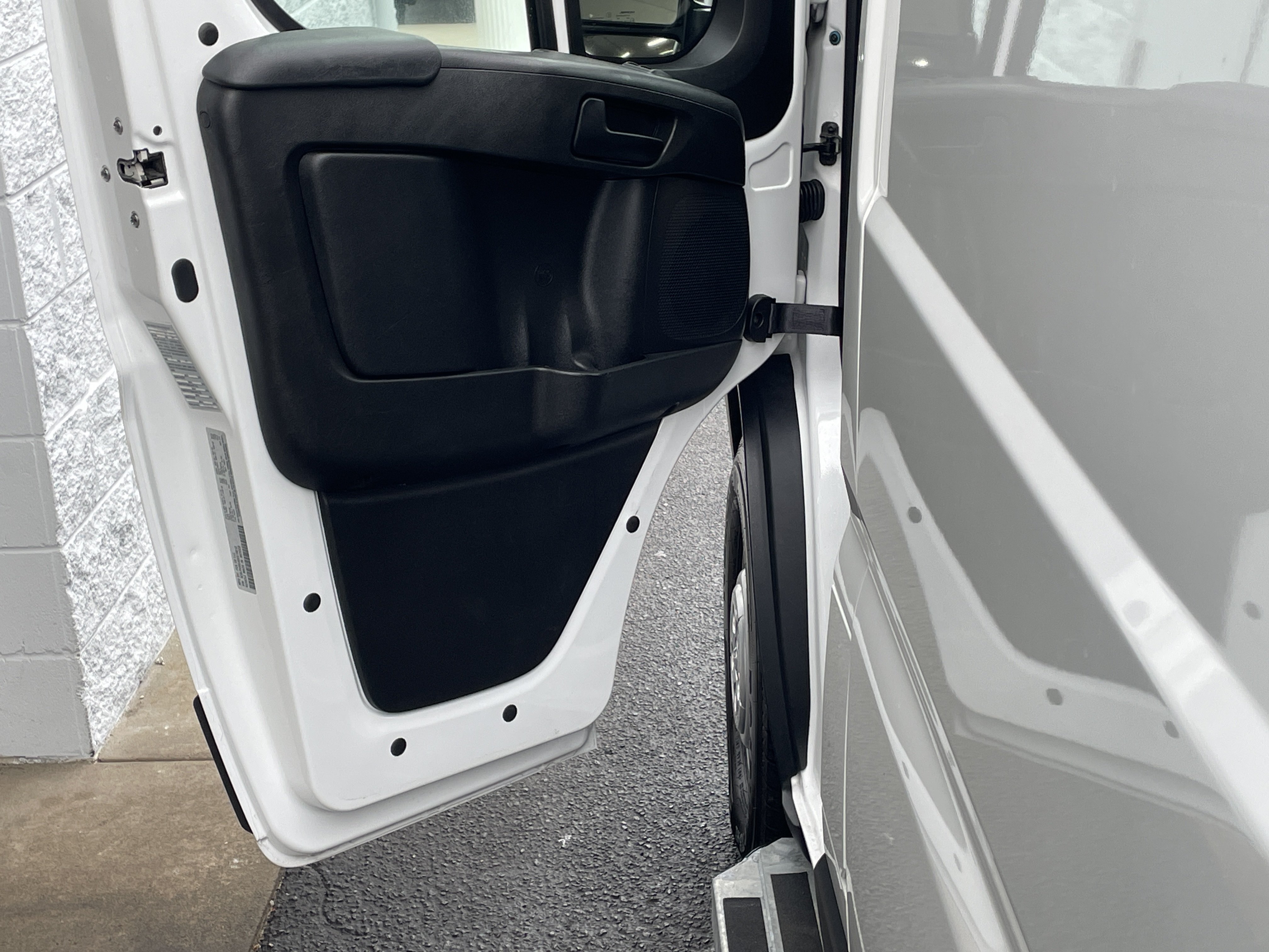 Used 2025 RAM ProMaster 2500 w/ U-Haul Equipment Group FWD image 13