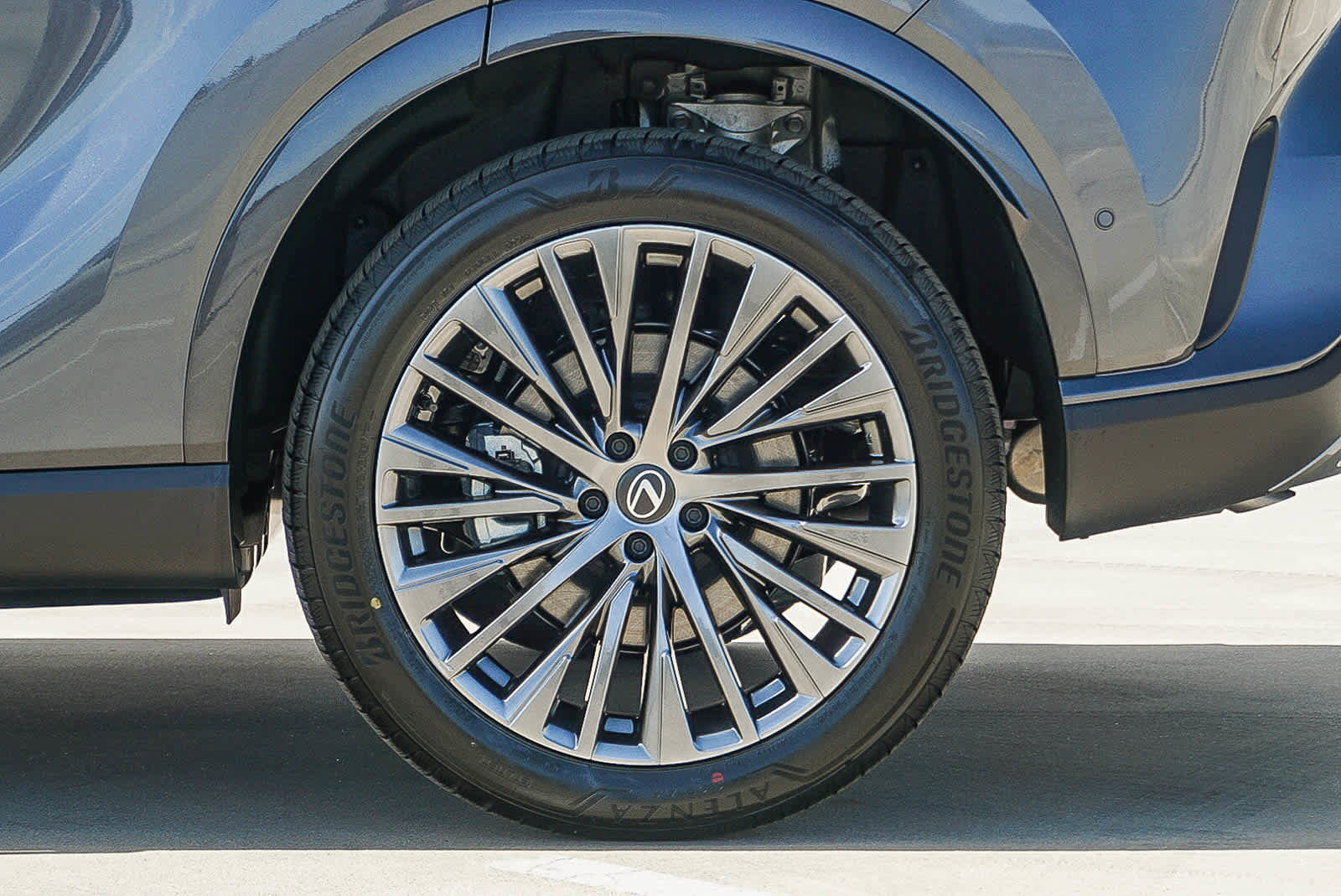 New 2026 Lexus RX 450h Luxury AWD/4WD image 10