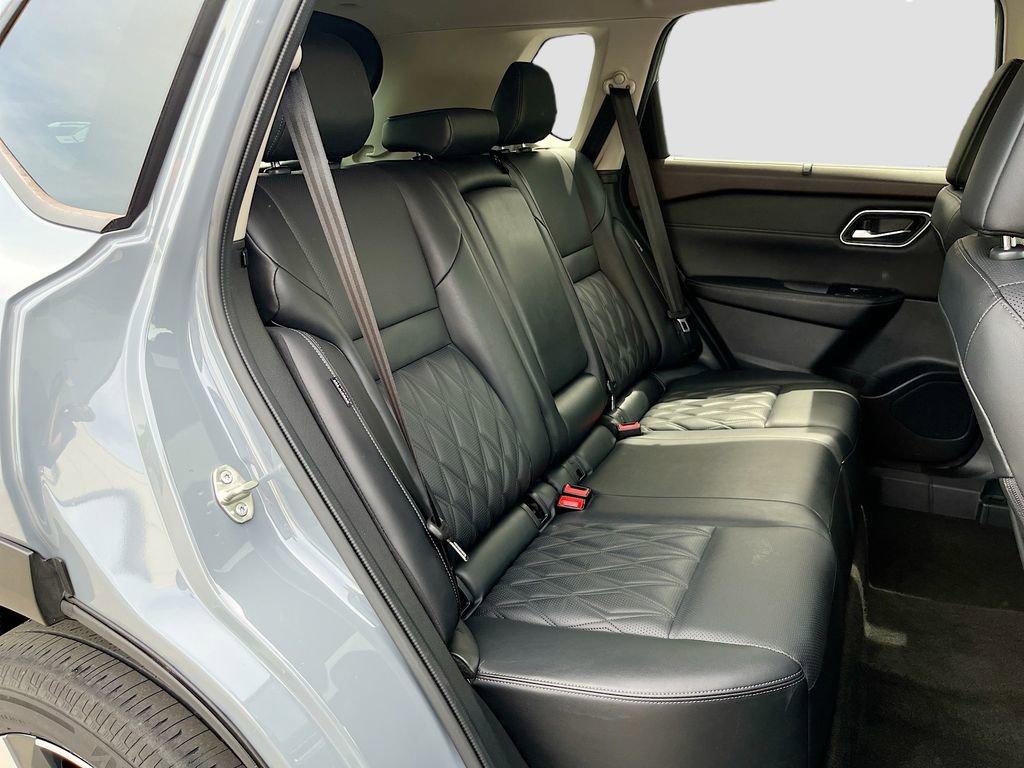 Used 2023 Nissan Rogue Platinum w/ Platinum Premium Package FWD image 34
