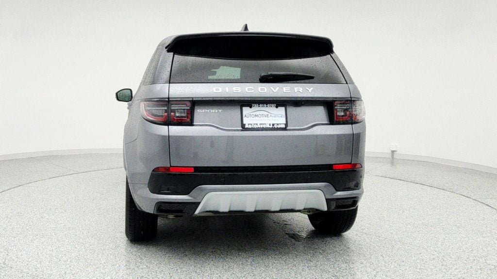 Used 2025 Land Rover Discovery Sport S image 6