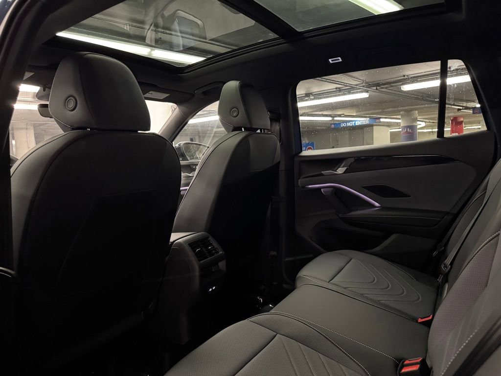 New 2025 Volkswagen Tiguan SE R-Line image 24