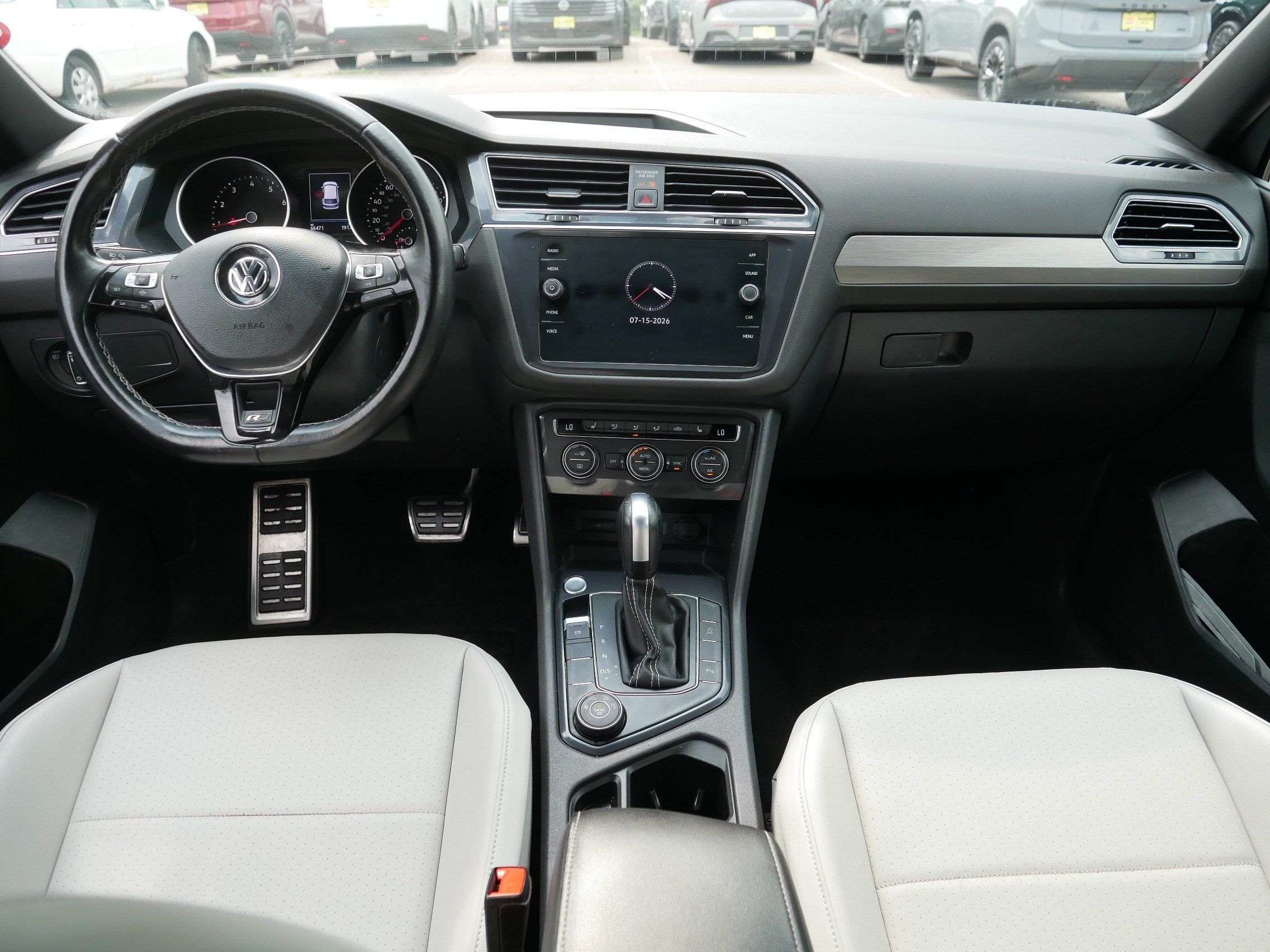 Used 2021 Volkswagen Tiguan SE R-Line AWD/4WD image 10