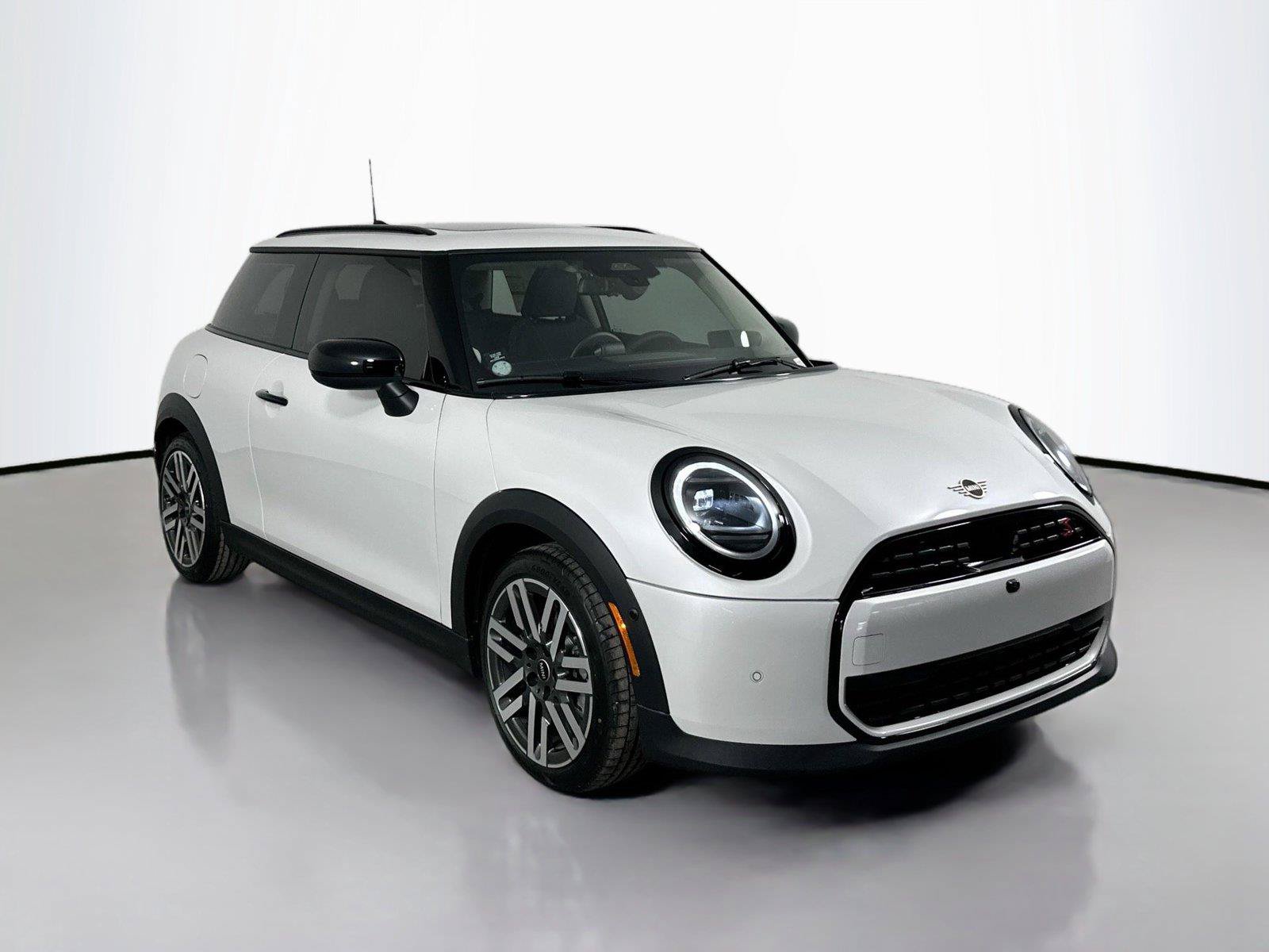 Used 2025 MINI Cooper S FWD image 3