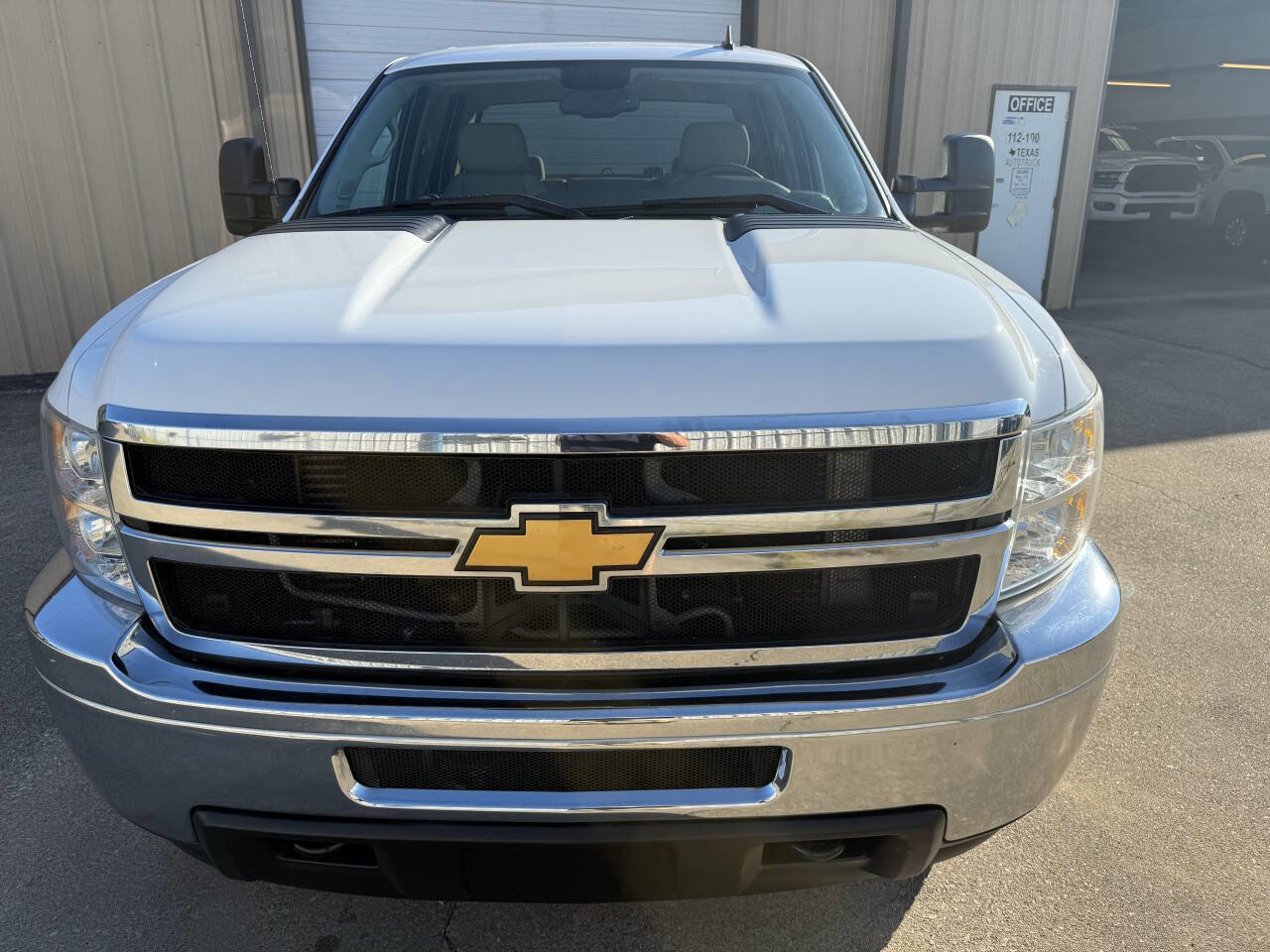 Used 2013 Chevrolet Silverado 3500 LT w/ Convenience Package image 4