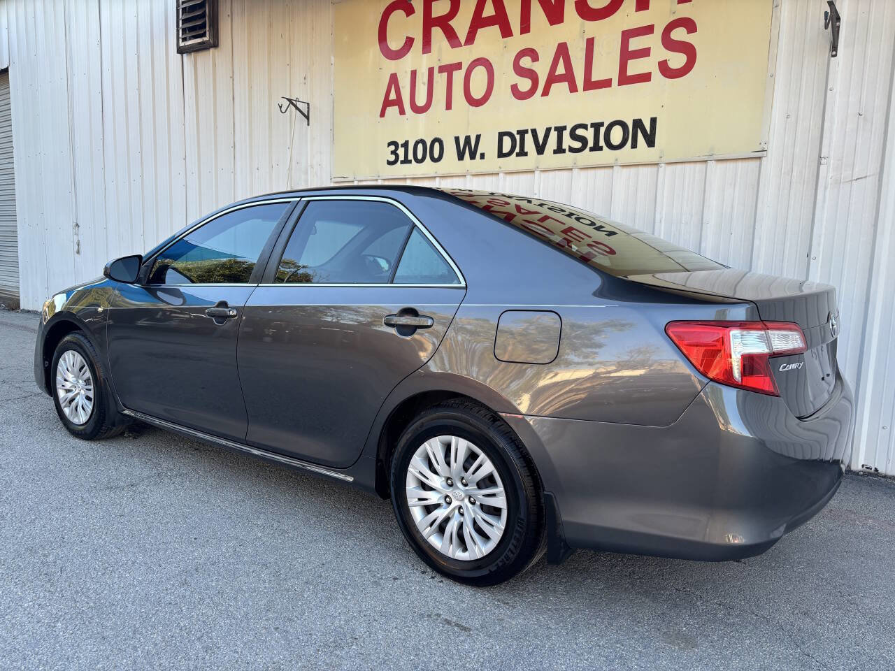 Used 2013 Toyota Camry LE image 6