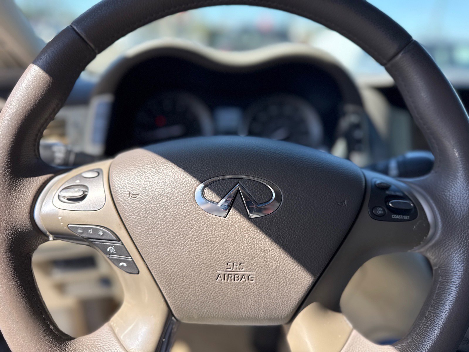 Used 2011 INFINITI M37 image 31