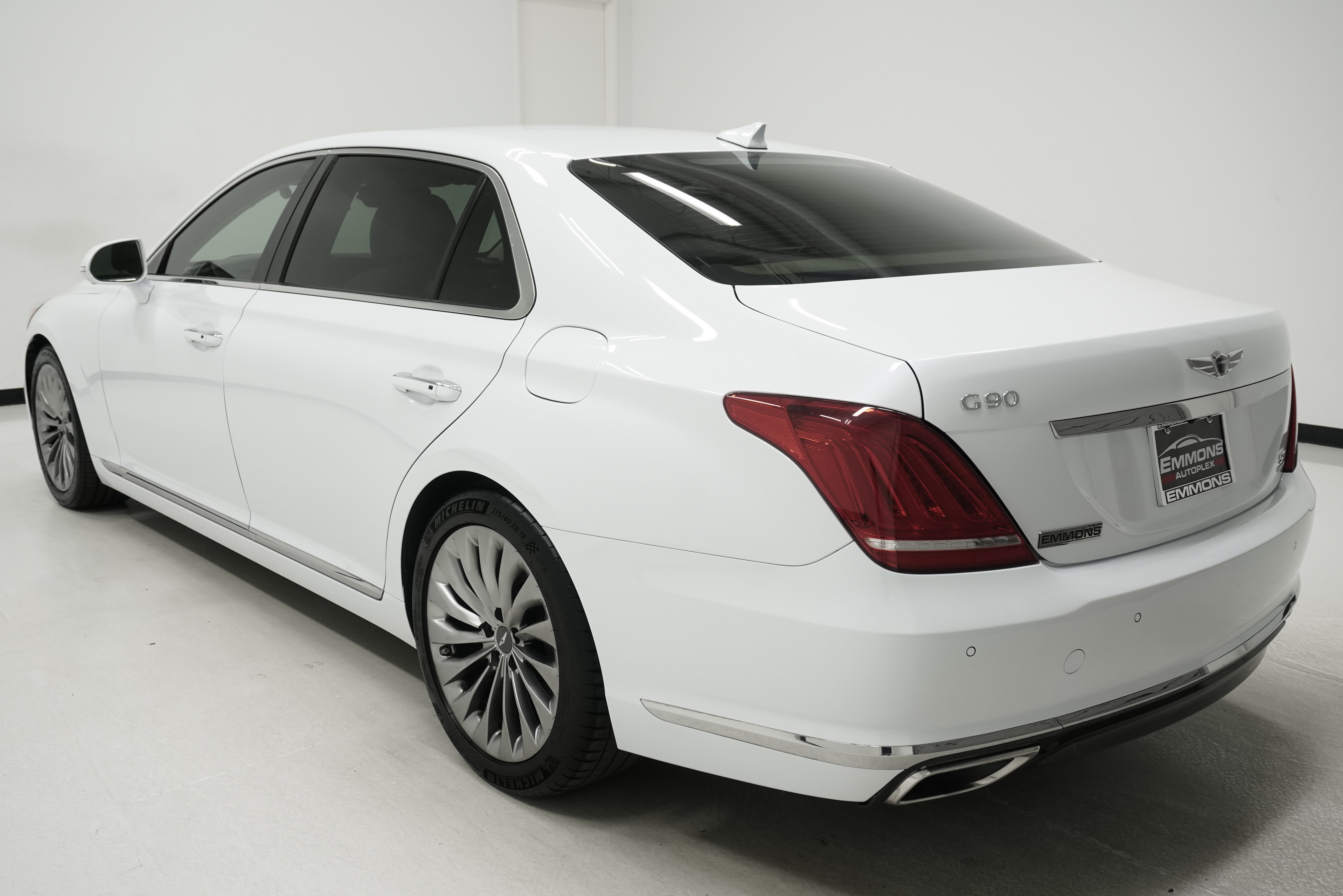 Used 2018 Genesis G90 5.0 Ultimate AWD/4WD image 5