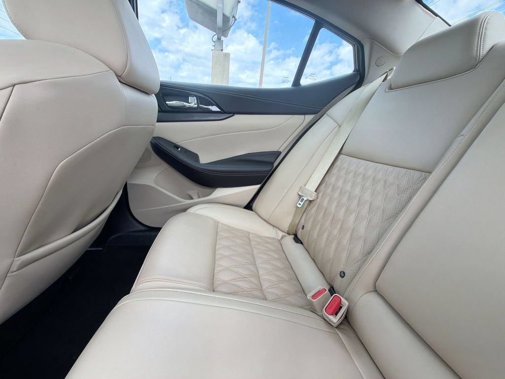 Used 2023 Nissan Maxima Platinum w/ Sport Mat Group FWD image 14
