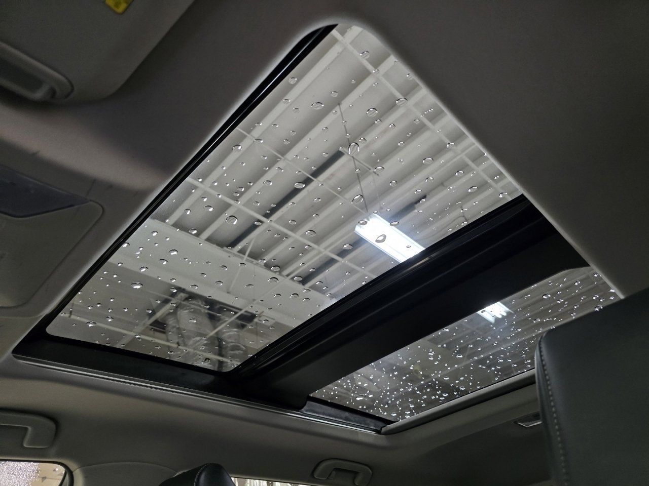 Certified 2019 Toyota RAV4 Limited w/ Advanced Technology Package image 3