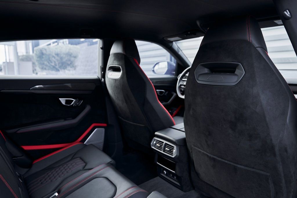 Used 2024 Lamborghini Urus Performante AWD/4WD image 47