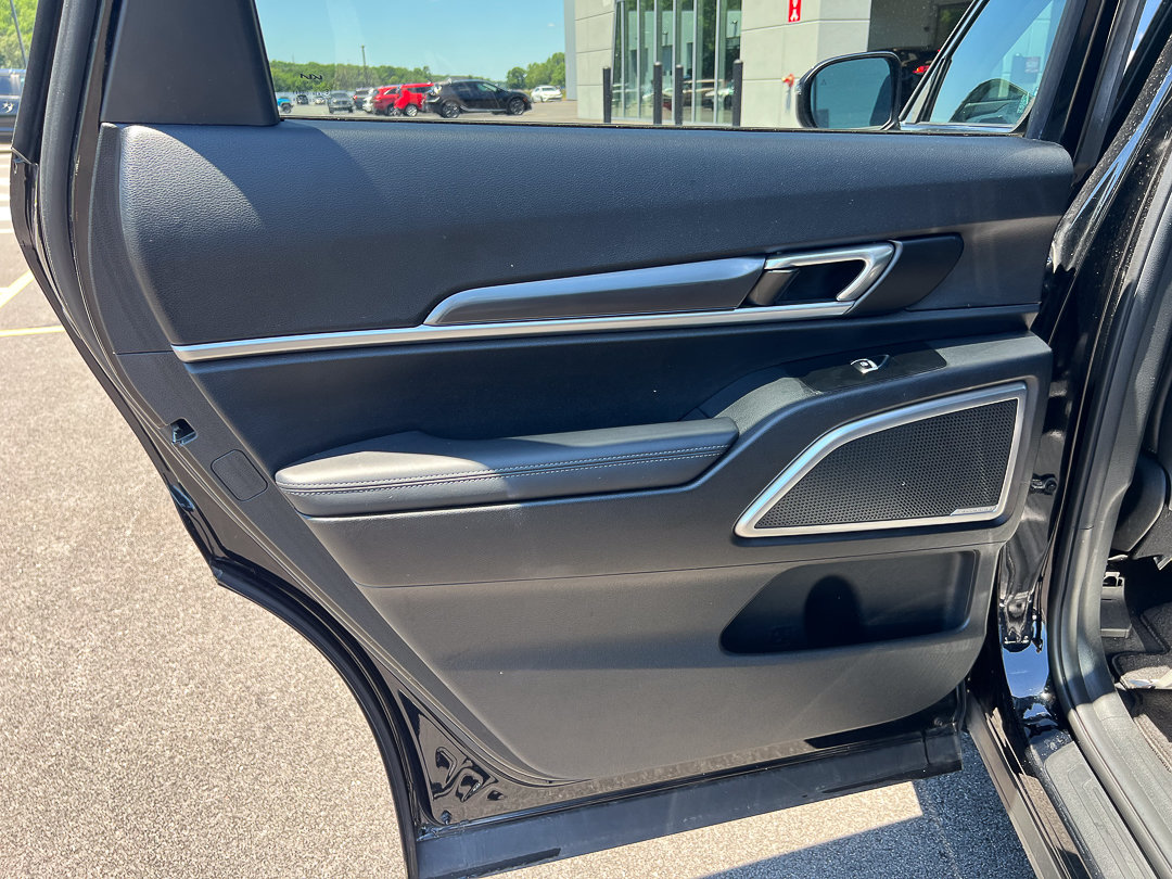 Used 2024 Kia Telluride S w/ S Sunroof Package FWD image 26