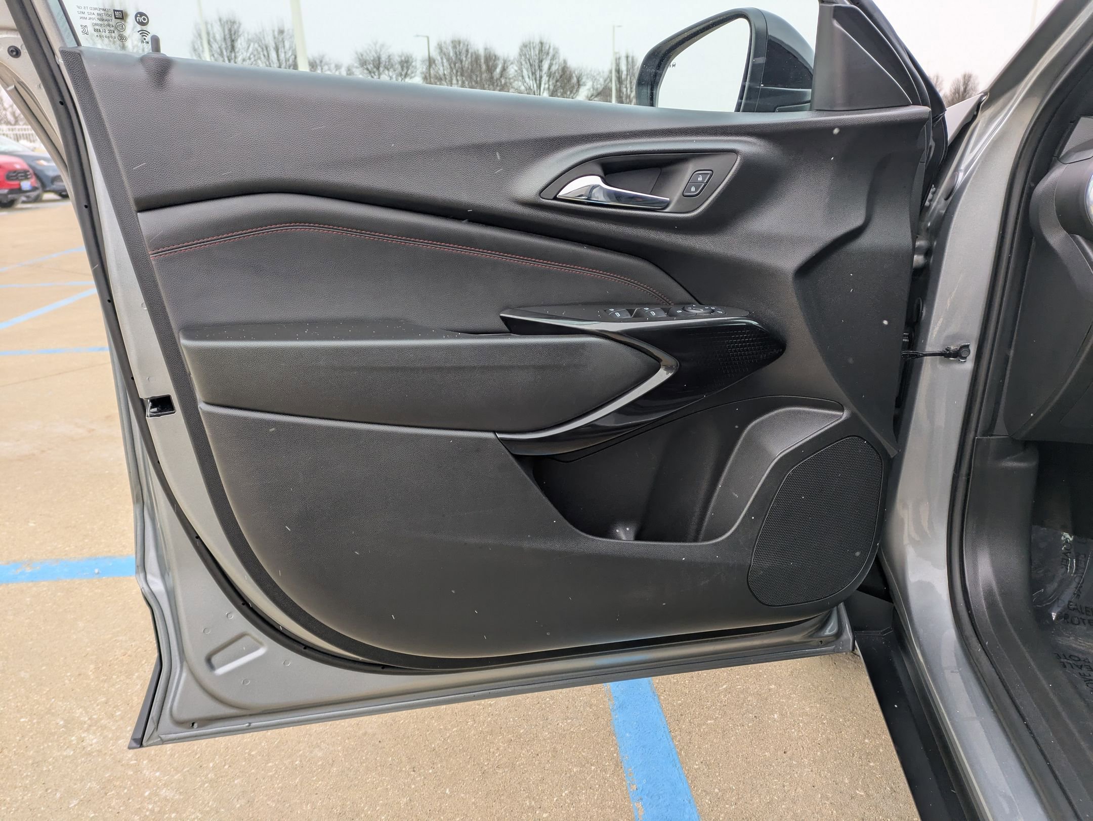 Used 2024 Chevrolet Trax RS w/ Sunroof Package image 11