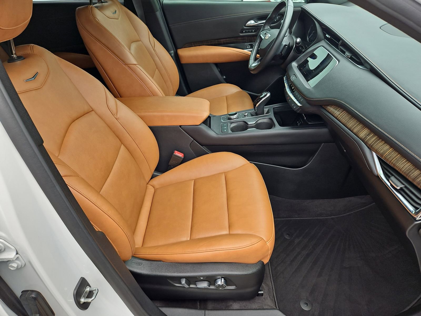 Used 2020 Cadillac XT4 Premium Luxury FWD image 21