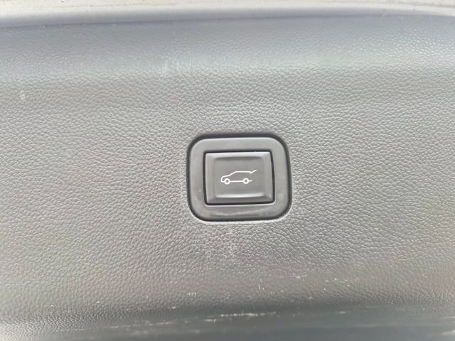 Used 2024 Buick Enclave Essence w/ Experience Buick Package FWD image 12